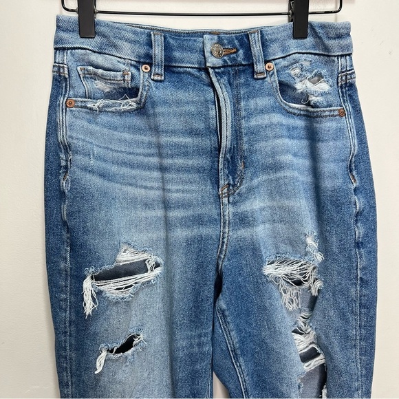 American Eagle Curvy Mom Distressed Jeans Size 4 - Picture 3 of 12